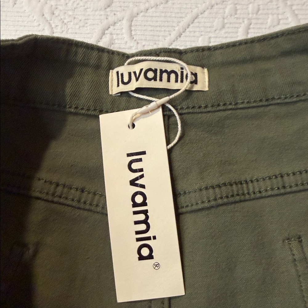 Luvamia Women's Olive Green Distressed Shorts XXL NWT - Picture 4 of 10
